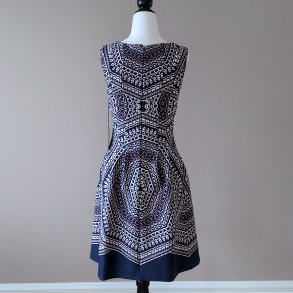 NWT Vince Camuto Dress - Picture 4 of 8